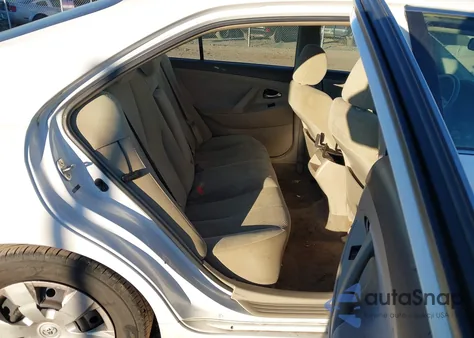 2009 Toyota Camry z USA, uszkodzony, nr VIN 4T4BE46K09R138106